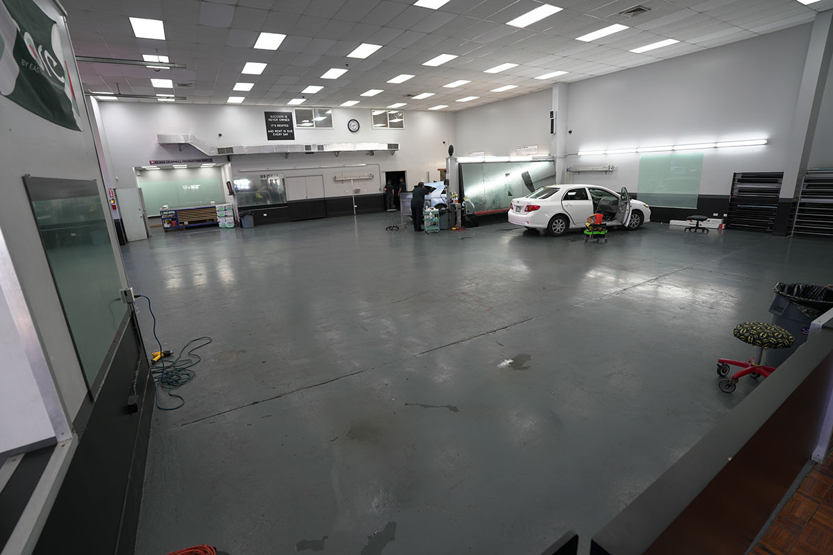 T&T Tint Bay shop process image