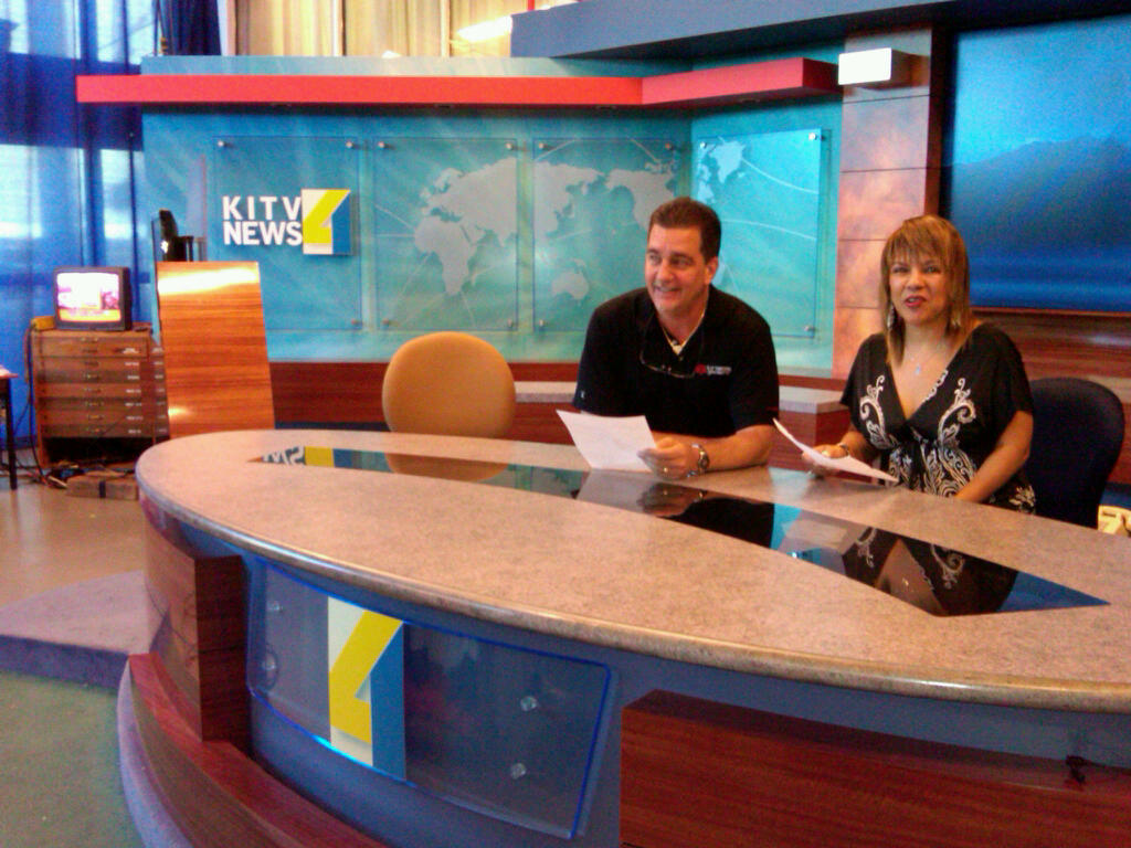 Tommy%20on%20KITV%20set.jpg